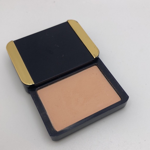 Estée Lauder Pressed Powder, Lip defining pencil - Picture 3 of 7